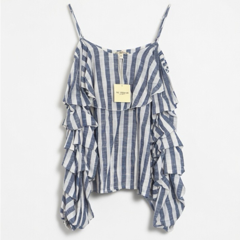 NWT Free Generation Ruffled Top